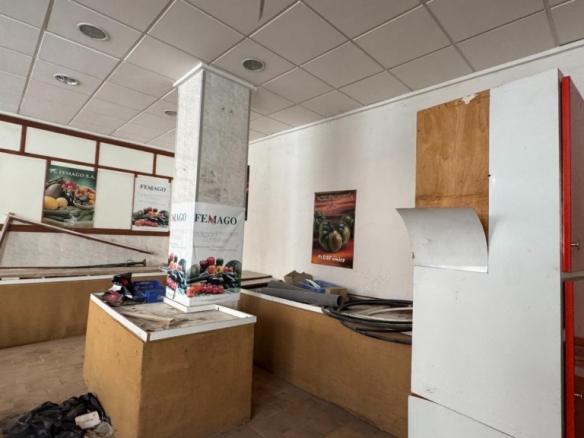 Imagen 2 de DOS LOCALES COMERCIALES CON POSIBILIDAD DE CONVERTIR EN APARTAMENTOS EN ELDA – INVERSIÓN CON GRAN POTENCIAL