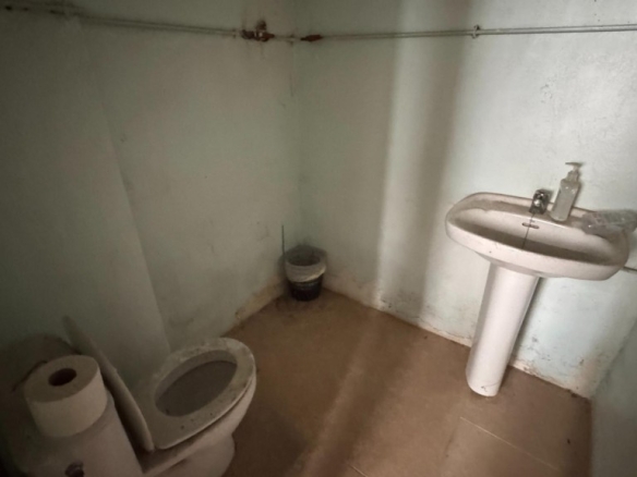 Imagen 4 de DOS LOCALES COMERCIALES CON POSIBILIDAD DE CONVERTIR EN APARTAMENTOS EN ELDA – INVERSIÓN CON GRAN POTENCIAL