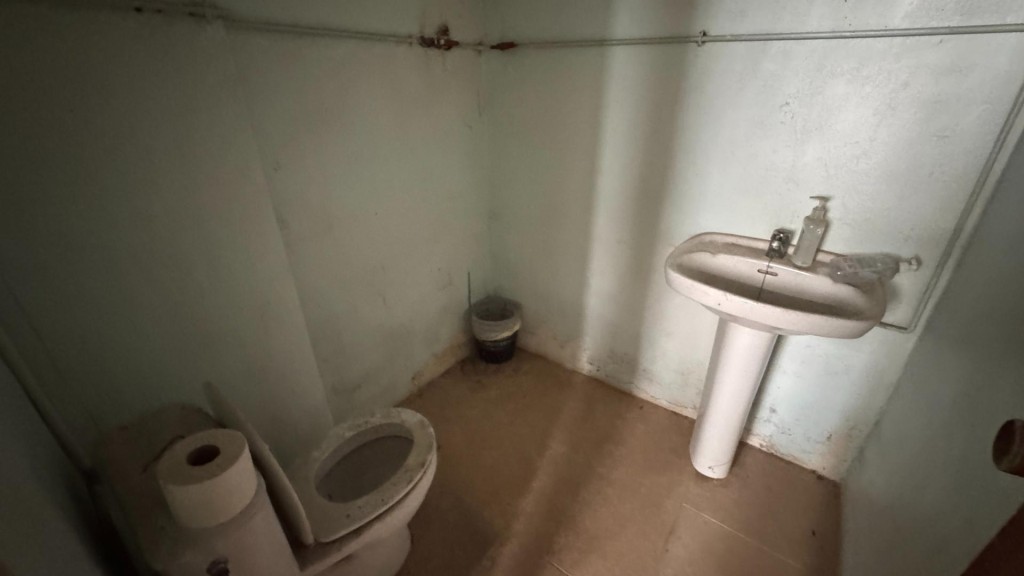 Imagen 4 de DOS LOCALES COMERCIALES CON POSIBILIDAD DE CONVERTIR EN APARTAMENTOS EN ELDA – INVERSIÓN CON GRAN POTENCIAL