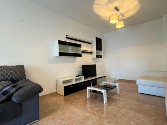 Imagen 3 de BUNGALOW CON GARAJE Y DOS PATIOS EN PINOSO