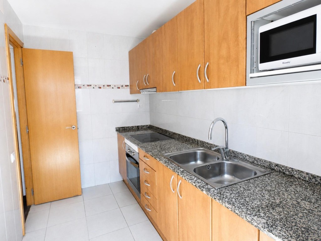 Imagen 3 de Amplio piso luminoso en el centro de Manresa con vistas a Montserrat