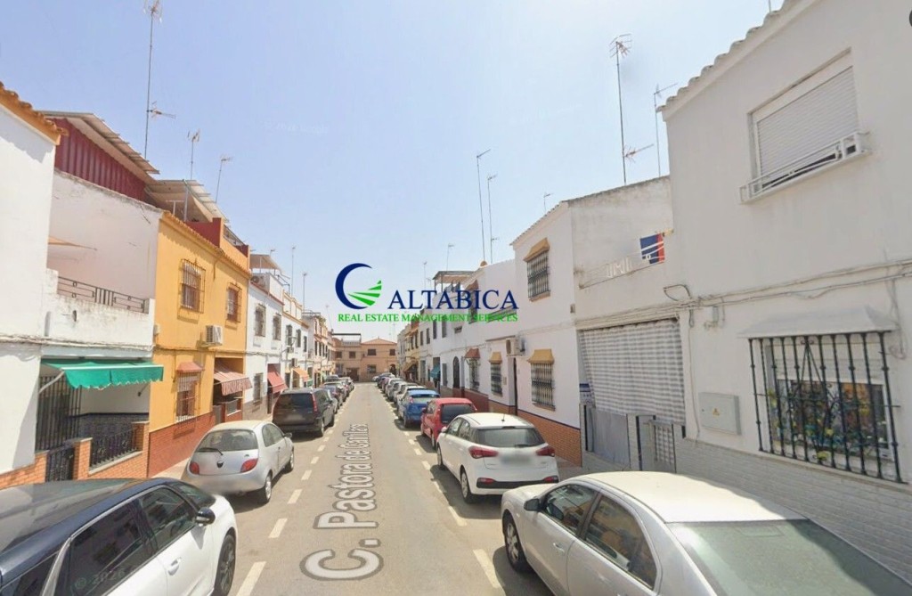 Imagen 1 de Casa-Chalet en Venta en Alcala De Guadaíra Sevilla