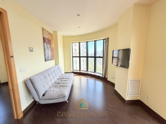 Imagen 2 de APARTAMENTO EN ALQUILER EN AV. CORTES VALENCIANAS