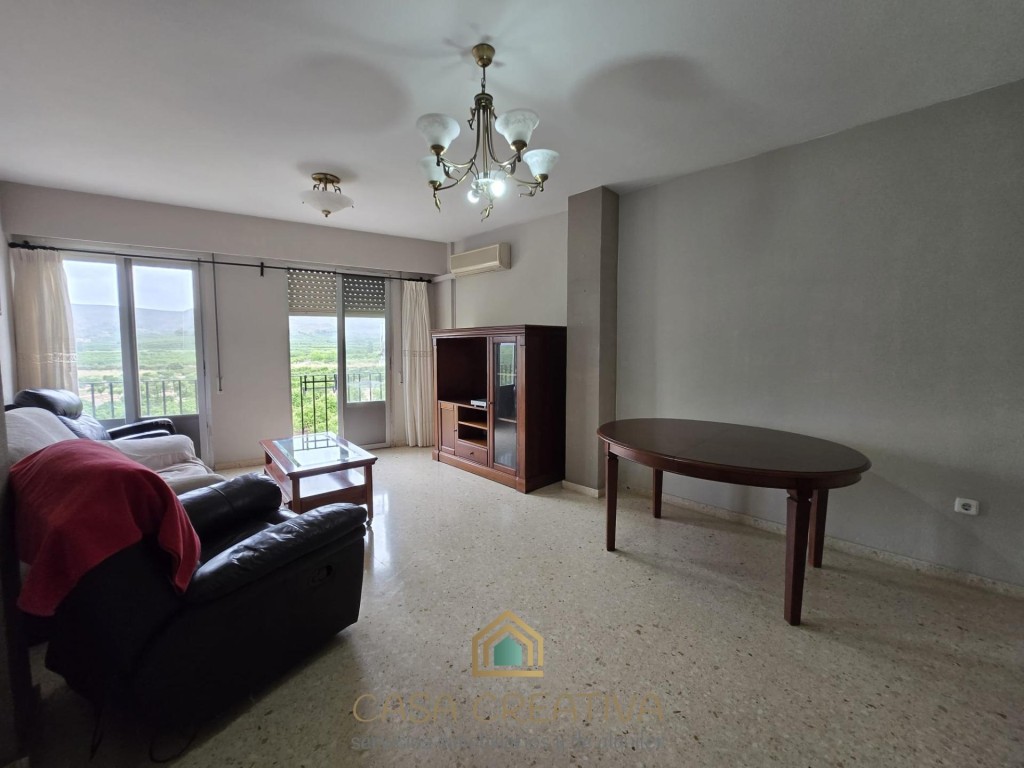 LUMINOSO Y CON TERRAZA – 72.000 €