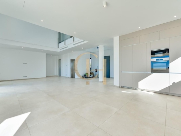 Imagen 4 de Exclusiva villa con vistas al mar y diseño único