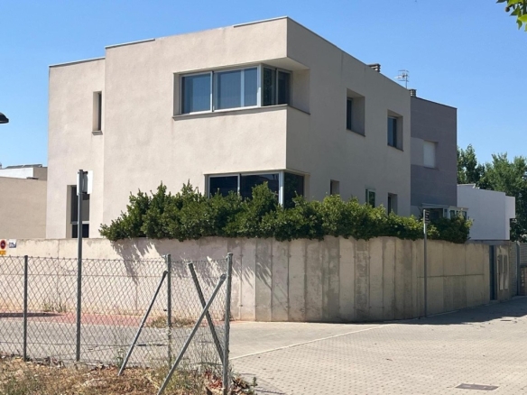 Imagen 1 de VIVIENDA UNIFAMILIAR CON EXCELENTES CALIDADES