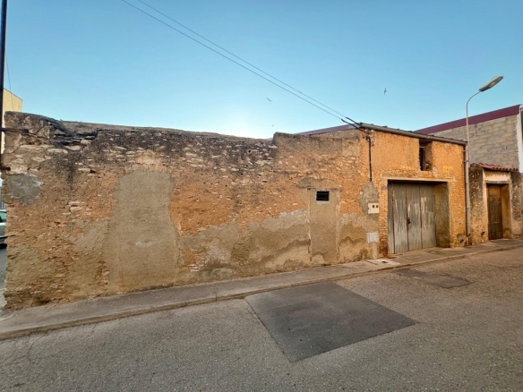 Imagen 3 de Almacén con patio en el centro del pueblo