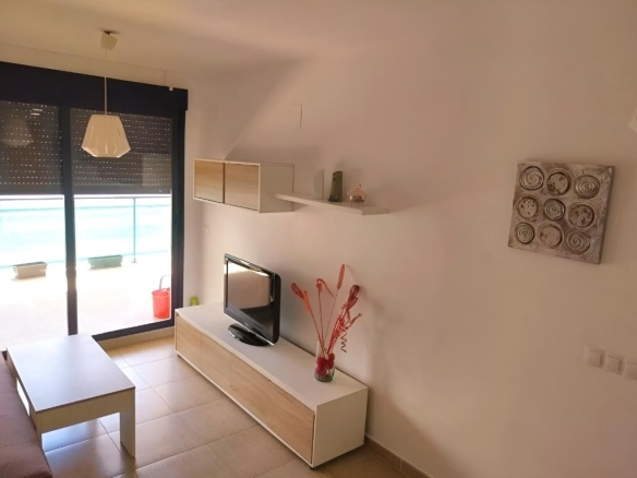 apartamento de 2 habitaciones con amplia terraza en playa de Moncofa.