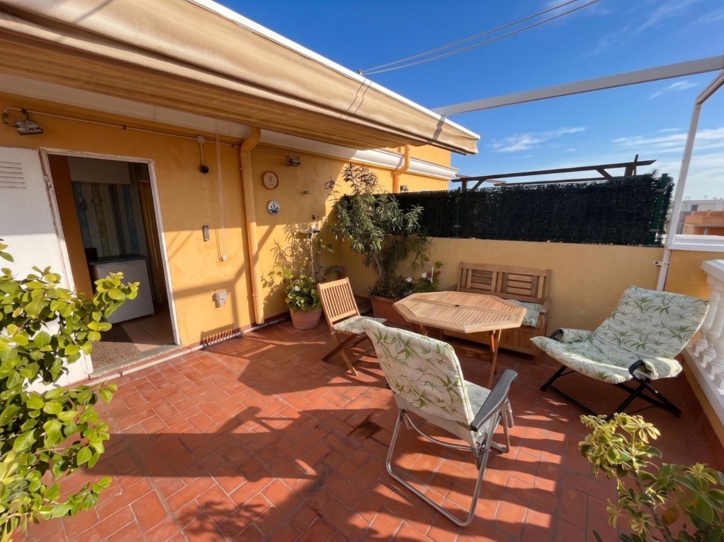 Imagen 2 de Espectacular apartamento con terraza privada y vistas al mar en Playa de Moncofa