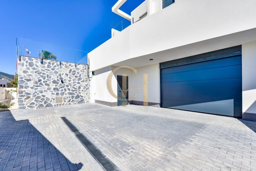 Imagen 3 de Moderna villa independiente con piscina privada y garaje