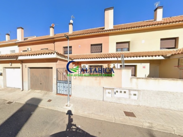 Imagen 1 de Casa-Chalet en Venta en Numancia De La Sagra Toledo