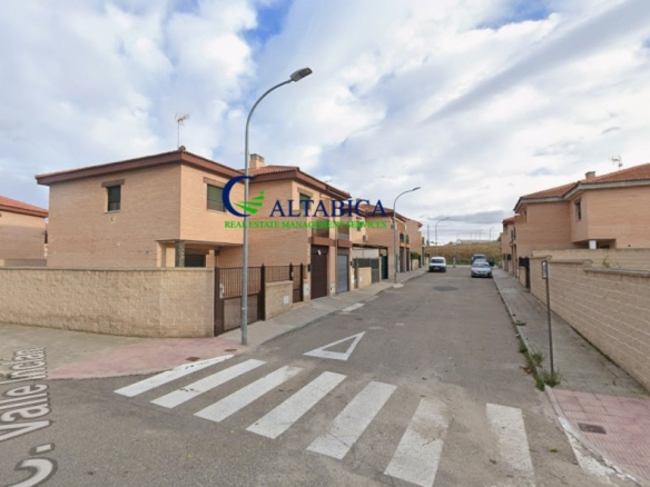Imagen 1 de Casa-Chalet en Venta en Mora Toledo