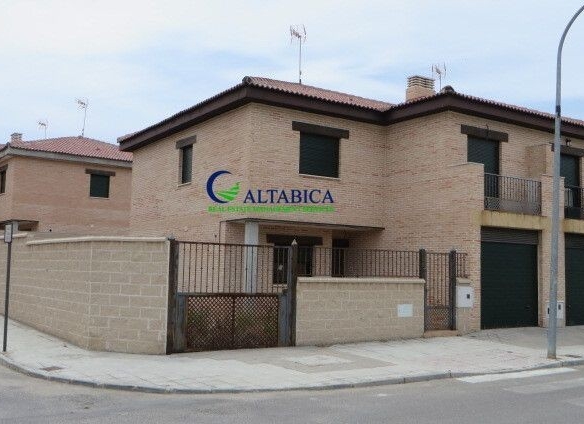 Imagen 4 de Casa-Chalet en Venta en Mora Toledo