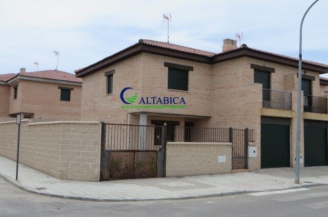 Imagen 4 de Casa-Chalet en Venta en Mora Toledo