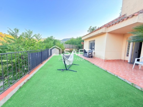 Imagen 3 de Casa independiente en Vallirana · 4 habitaciones · Jardín · Garaje · Barbacoa · Vistas despejadas