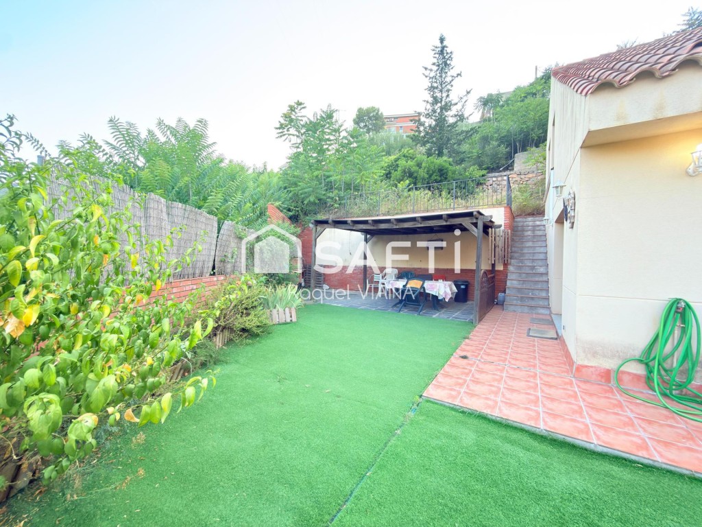 Imagen 4 de Casa independiente en Vallirana · 4 habitaciones · Jardín · Garaje · Barbacoa · Vistas despejadas