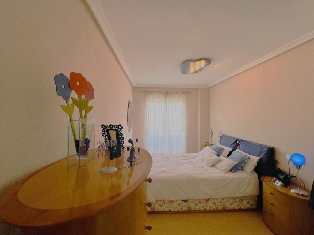 Imagen 2 de Amplia vivienda VPO con garaje y trastero en la zona Cerámica / Gran Vía