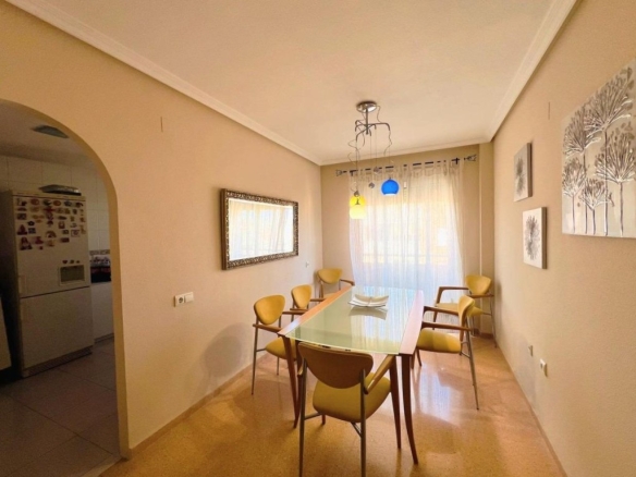 Imagen 4 de Amplia vivienda VPO con garaje y trastero en la zona Cerámica / Gran Vía