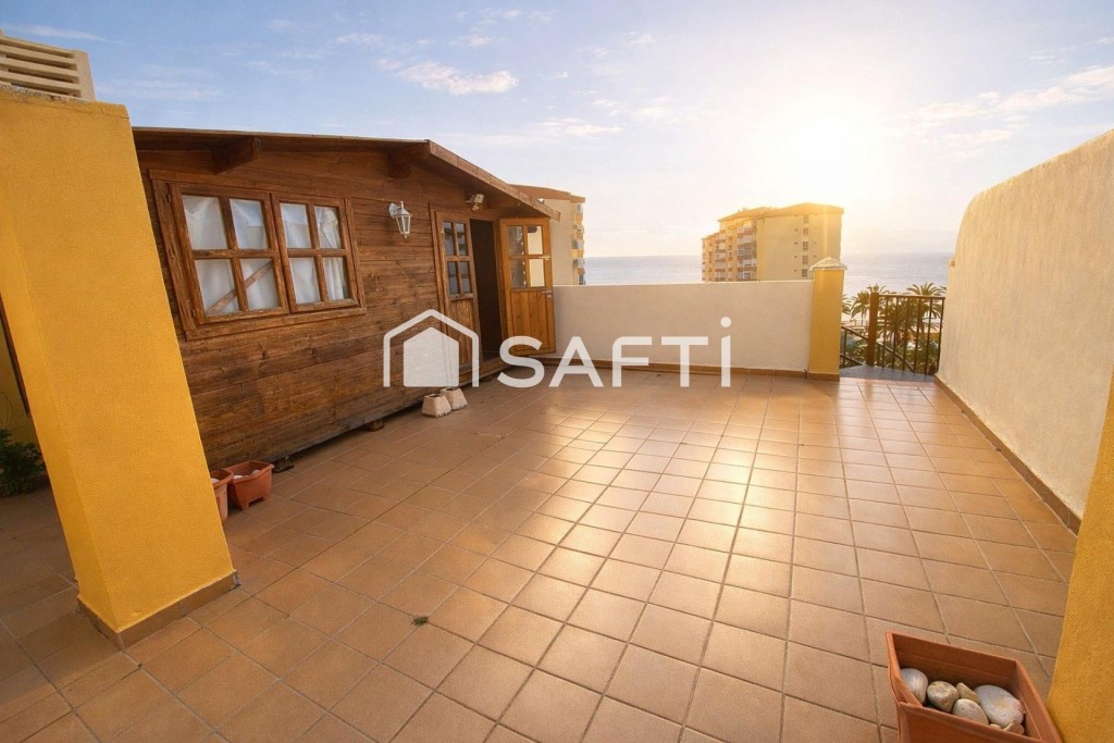 Imagen 2 de Luminoso apartamento orientado al sur en Algarrobo Costa con espectaculares vistas al mar.