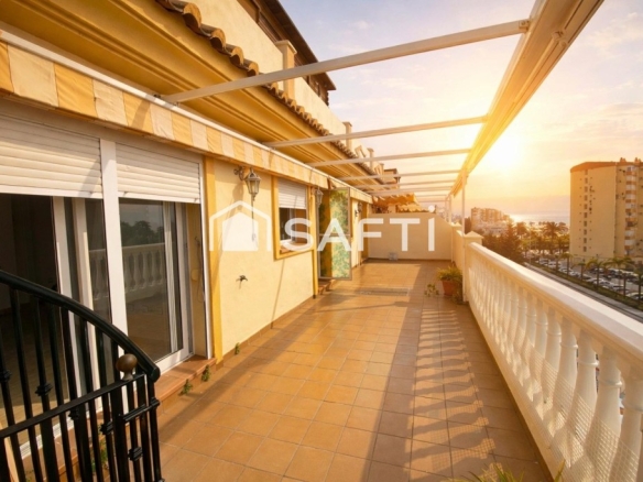 Imagen 3 de Luminoso apartamento orientado al sur en Algarrobo Costa con espectaculares vistas al mar.