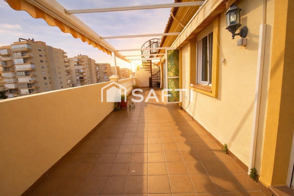 Imagen 1 de Luminoso apartamento orientado al sur en Algarrobo Costa con espectaculares vistas al mar.