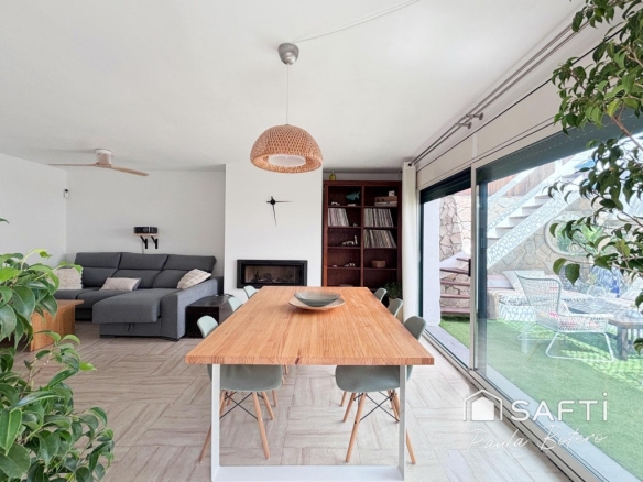 Imagen 4 de EXCLUSIVA. Hermosa y luminosa vivienda adosada a 10' de sitges en la Urb.Mas Mestre-Olivella