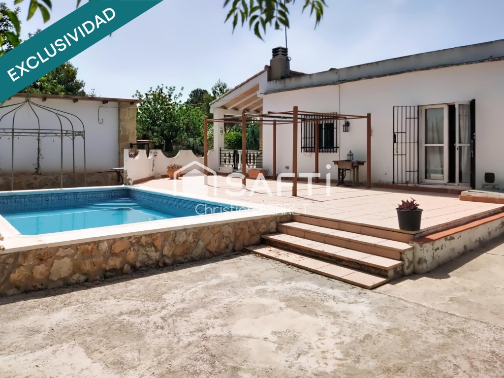 Imagen 2 de CHALET INDEPENDIENTE CON PISCINA Y GRAN PARCELA.