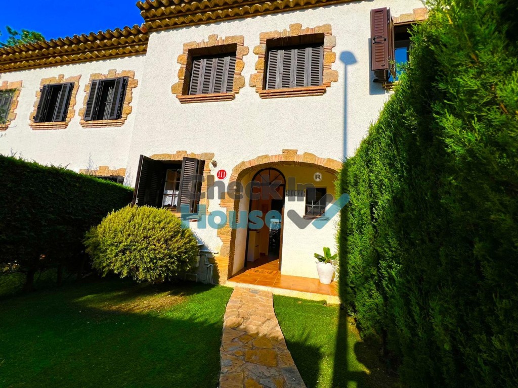 Imagen 3 de Adosada en Alquiler en Sant Feliu De Guixols Girona