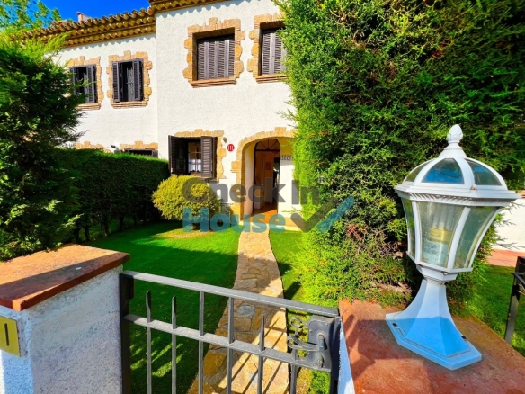 Imagen 4 de Adosada en Alquiler en Sant Feliu De Guixols Girona