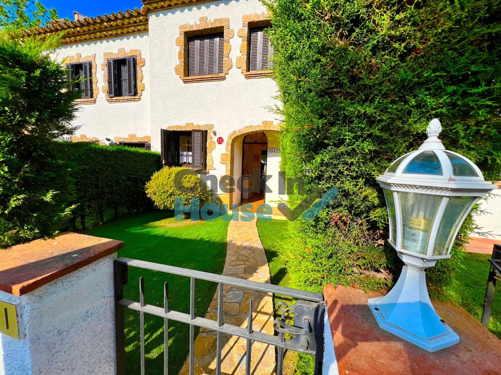 Imagen 4 de Adosada en Alquiler en Sant Feliu De Guixols Girona