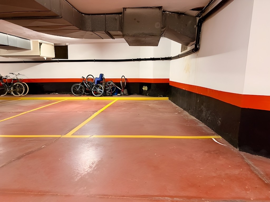 Imagen 2 de Parking coche en Venta en Marbella Málaga
