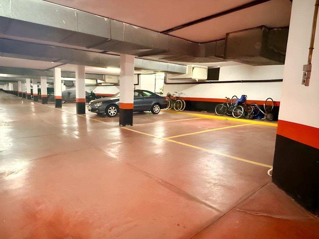 Imagen 3 de Parking coche en Venta en Marbella Málaga