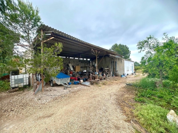Imagen 2 de Finca estratégica con uso residencial y comercial en primera línea de la N-340