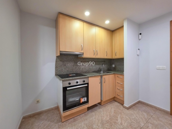 Imagen 3 de ¡REFORMADO Y LISTO PARA ENTRAR A VIVIR! Acogedor apartamento con terraza interior