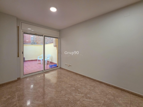 Imagen 4 de ¡REFORMADO Y LISTO PARA ENTRAR A VIVIR! Acogedor apartamento con terraza interior