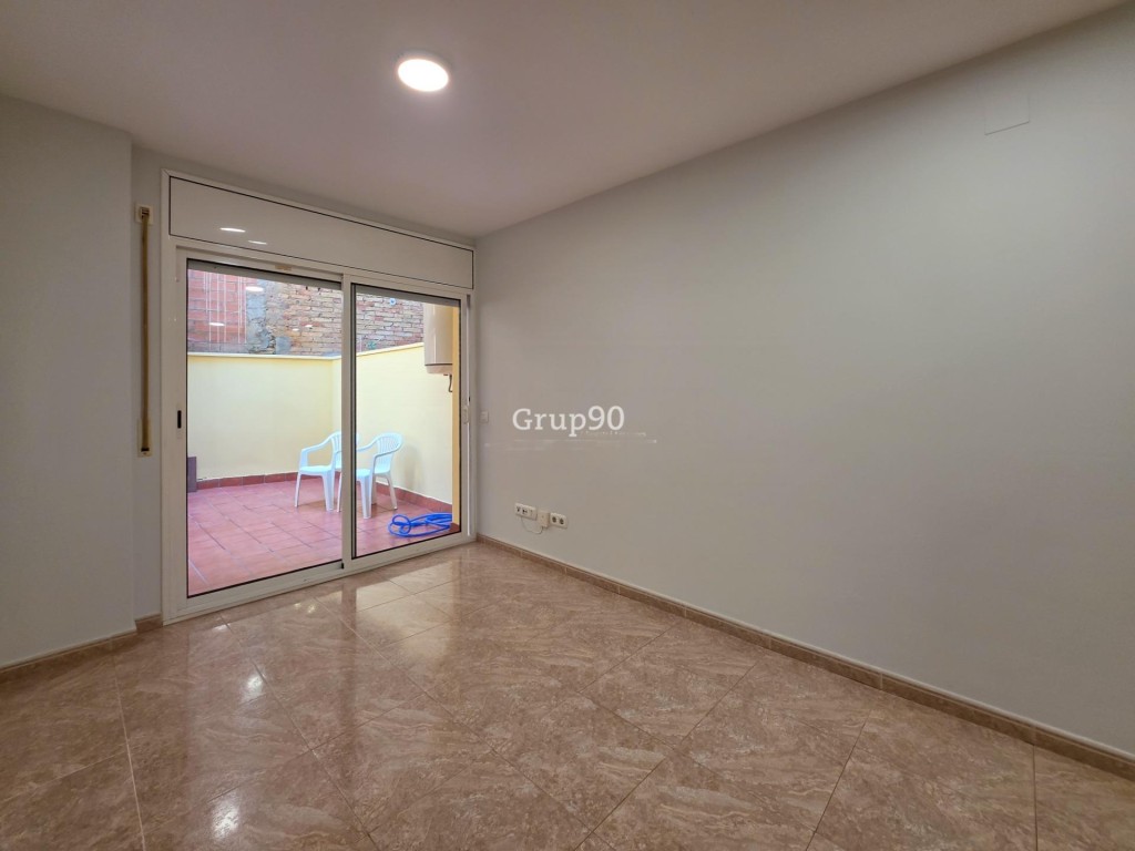 Imagen 4 de ¡REFORMADO Y LISTO PARA ENTRAR A VIVIR! Acogedor apartamento con terraza interior