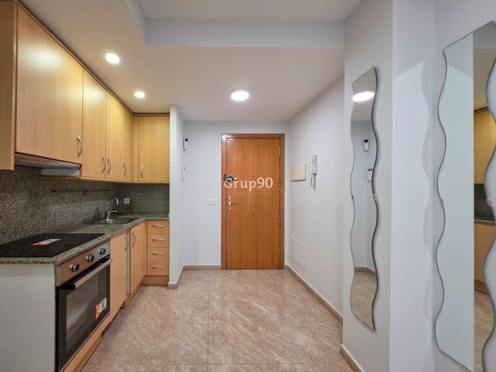 Imagen 1 de ¡REFORMADO Y LISTO PARA ENTRAR A VIVIR! Acogedor apartamento con terraza interior