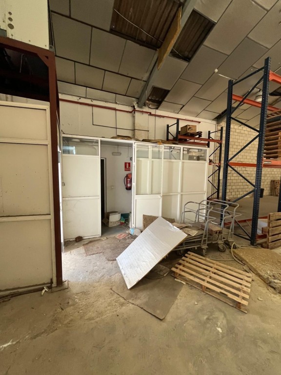 Imagen 4 de Estupenda nave industrial en Polígono el Pino!!!