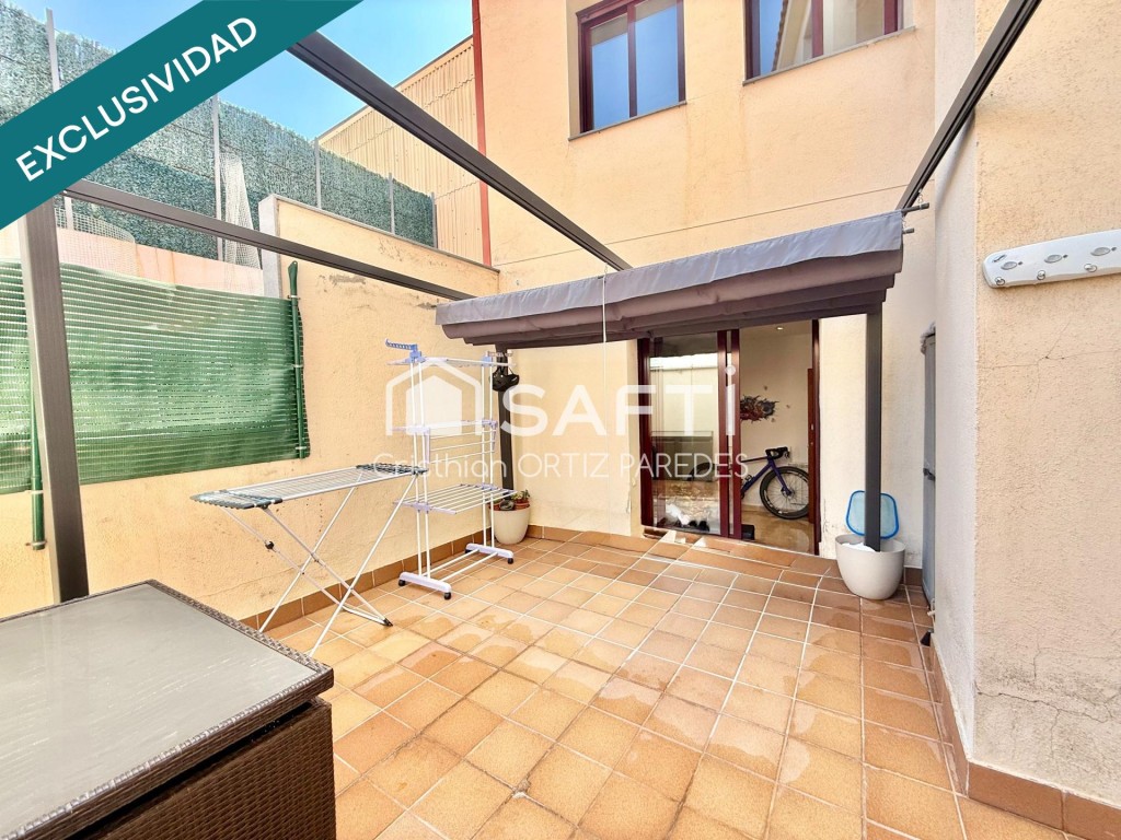 Imagen 1 de Planta baja con terraza en el barrio de Sant Lluís