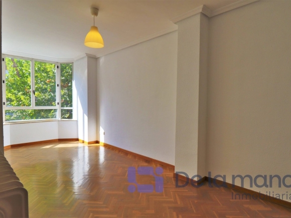 Imagen 2 de ¡ACOGEDOR Y LUMINOSO APARTAMENTO EXTERIOR CON GARAJE EN LA FINCA!