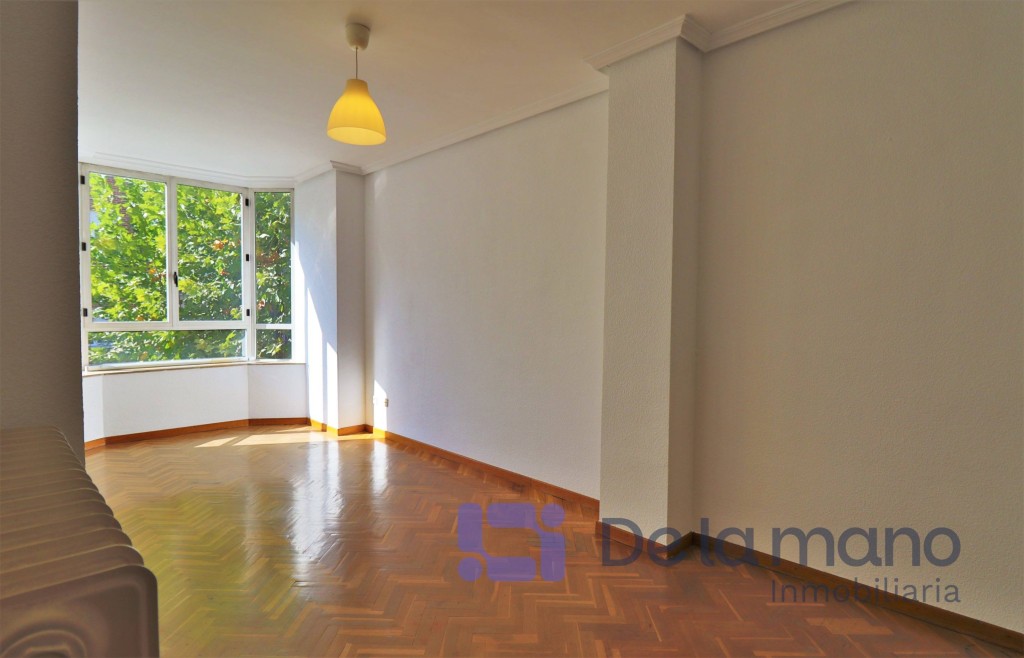 Imagen 2 de ¡ACOGEDOR Y LUMINOSO APARTAMENTO EXTERIOR CON GARAJE EN LA FINCA!