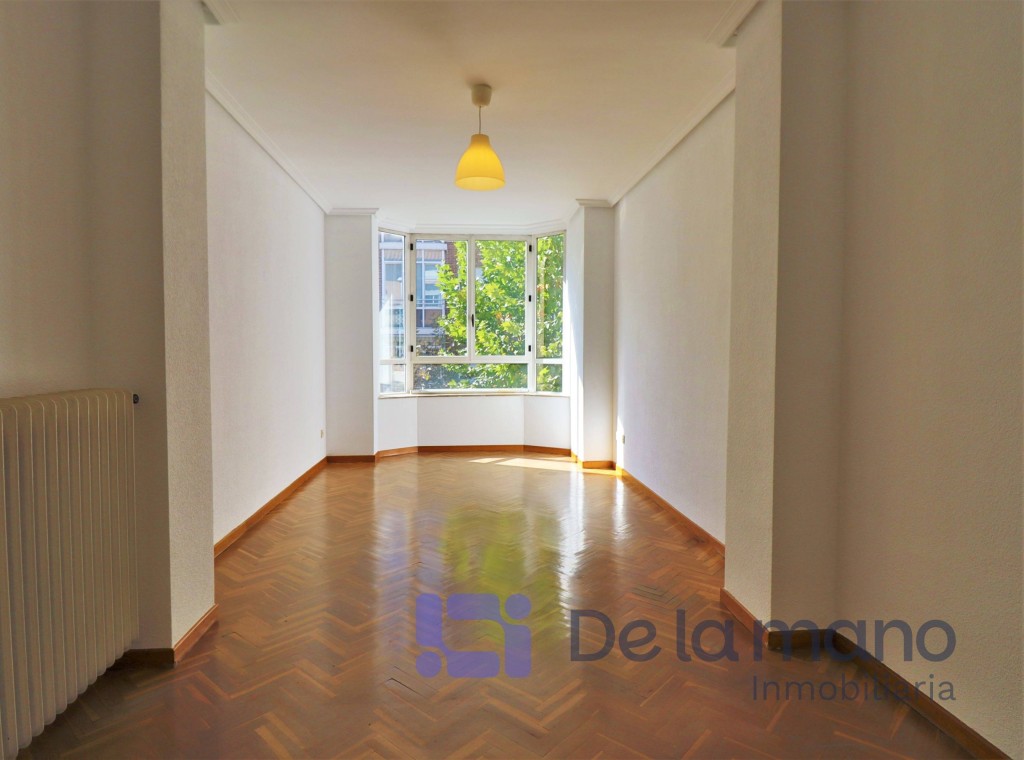 Imagen 3 de ¡ACOGEDOR Y LUMINOSO APARTAMENTO EXTERIOR CON GARAJE EN LA FINCA!