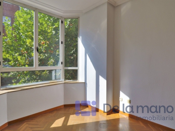 Imagen 4 de ¡ACOGEDOR Y LUMINOSO APARTAMENTO EXTERIOR CON GARAJE EN LA FINCA!