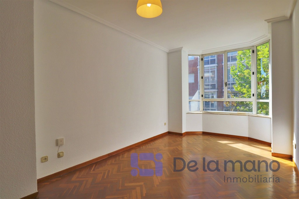 Imagen 1 de ¡ACOGEDOR Y LUMINOSO APARTAMENTO EXTERIOR CON GARAJE EN LA FINCA!