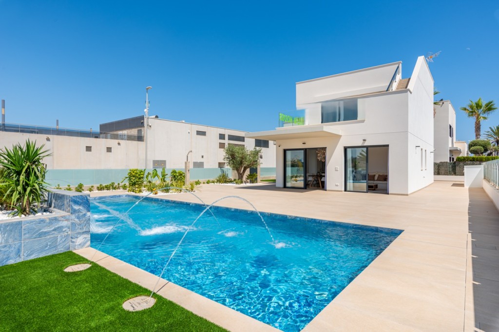 Imagen 1 de Casa-Chalet en Venta en Dehesa De Campoamor Alicante