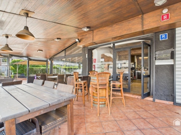 Imagen 3 de En venta: local de restaurante en Costa de la Calma / Rotes Velles - Calle de Santa Ponsa.
