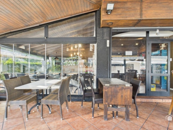 Imagen 4 de En venta: local de restaurante en Costa de la Calma / Rotes Velles - Calle de Santa Ponsa.