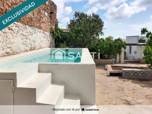 Imagen 1 de CASA REFORMADA CON PISCINA y JARDÍN EN SAGUNTO