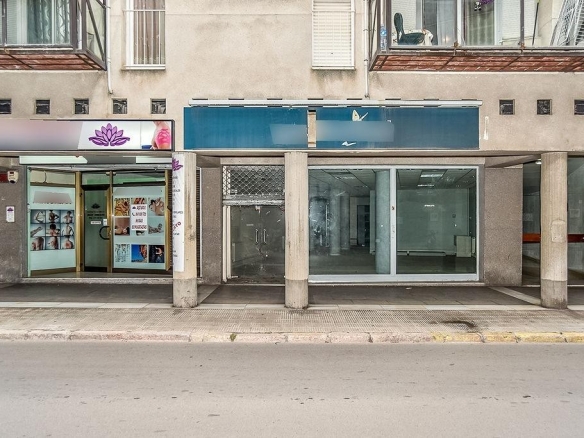 Imagen 4 de EN VENTA LOCAL COMERCIAL EN TORREDEMBARRA