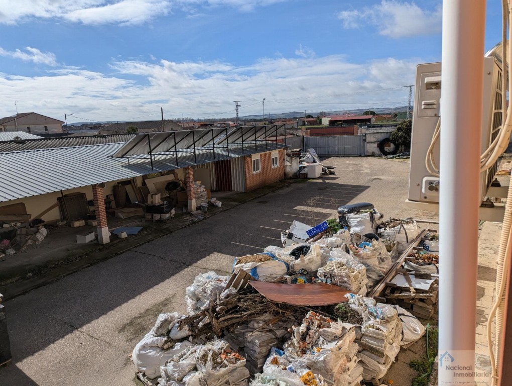 Imagen 2 de Nave industrial en Venta en Pesquera De Duero Valladolid